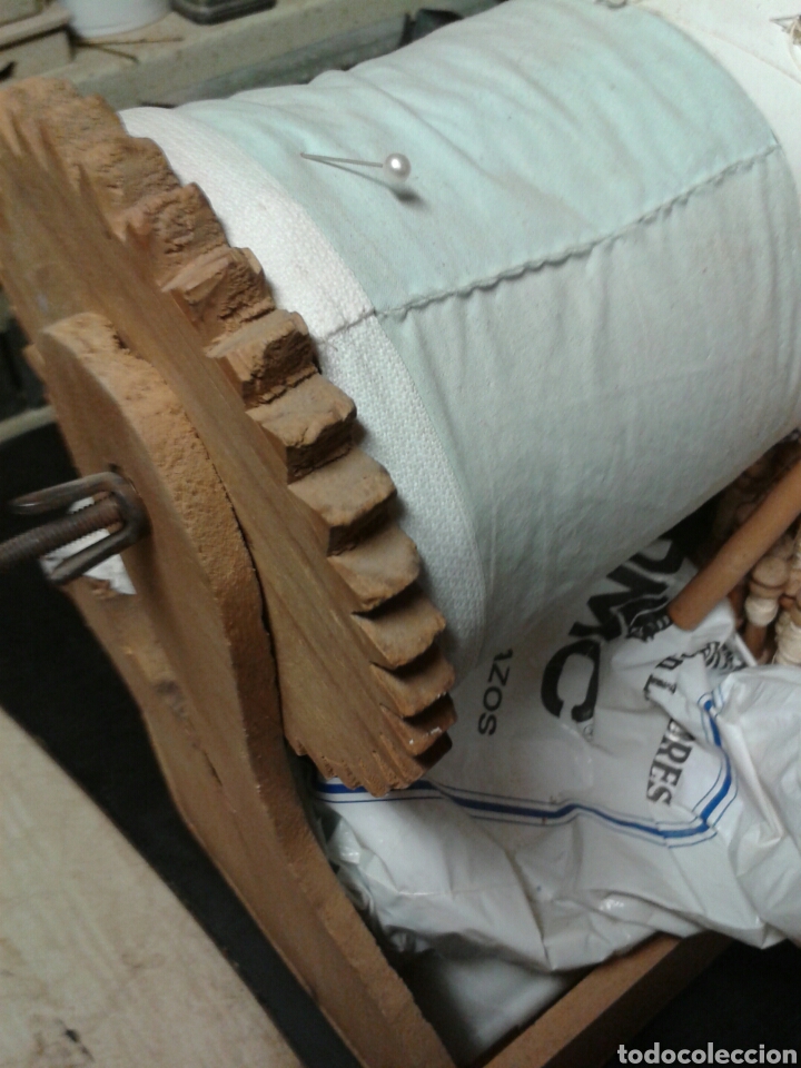 Antig&uuml;edades: BOLILLERO EN MADERA - Foto 5