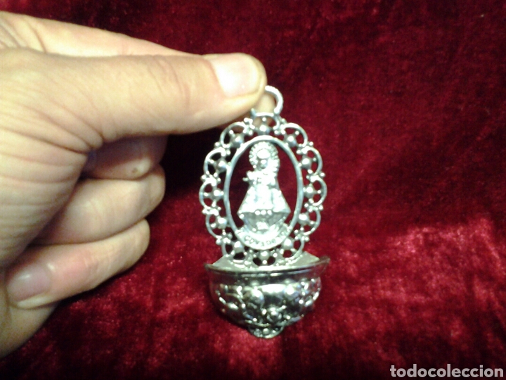 Antig&uuml;edades: Benditera de metal de nuestra se&ntilde;ora