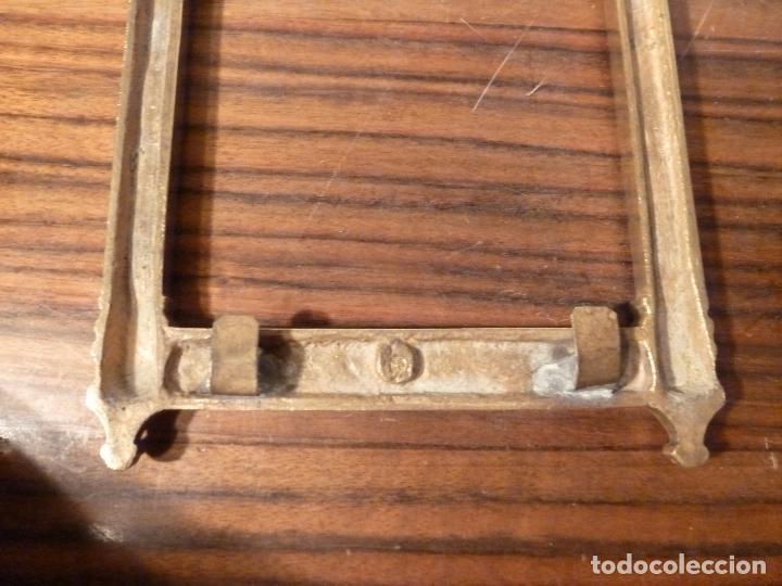Antig&uuml;edades: MARCO DE BRONCE PARA SACRAS NEOGOTICO - Foto 2