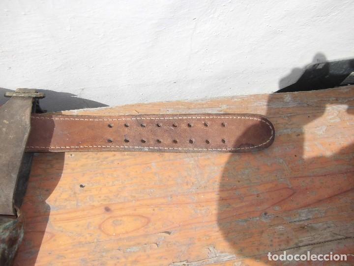Antig&uuml;edades: cinturon terminator con cencerro - Foto 5