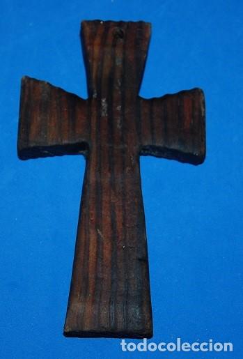 Antig&uuml;edades: CRUZ DE MADERA A&Ntilde;OS 60 - Foto 1
