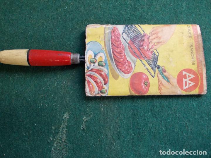 Antig&uuml;edades: Cortador antiguo con publicidad - Foto 1