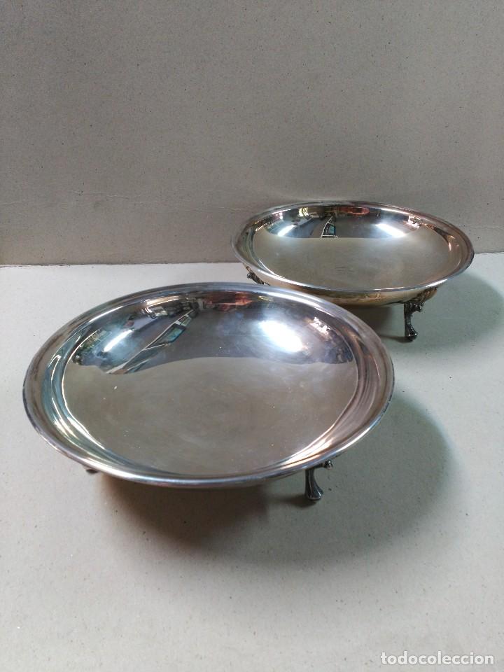 Antiguidades: PAREJA DE FRUTEROS-CENTROS DE MESA EN METAL PLATEADO