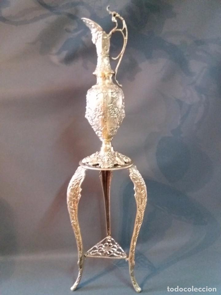 Antig&uuml;edades: JARR&Oacute;N DE BRONCE CON MESA A JUEGO - Foto 1