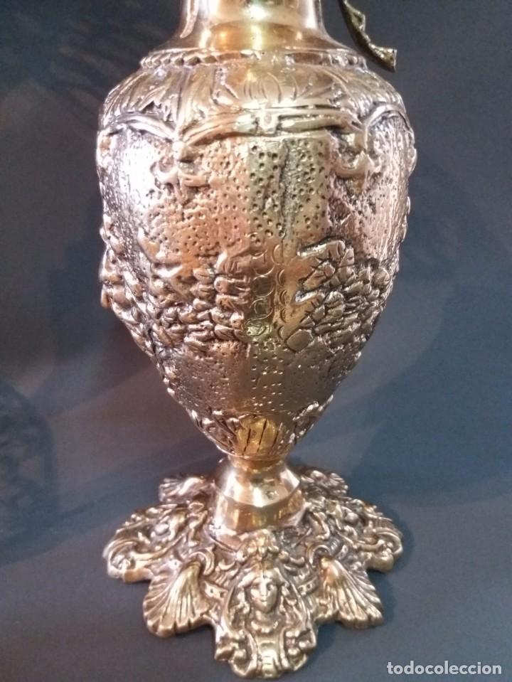 Antig&uuml;edades: JARR&Oacute;N DE BRONCE CON MESA A JUEGO - Foto 6