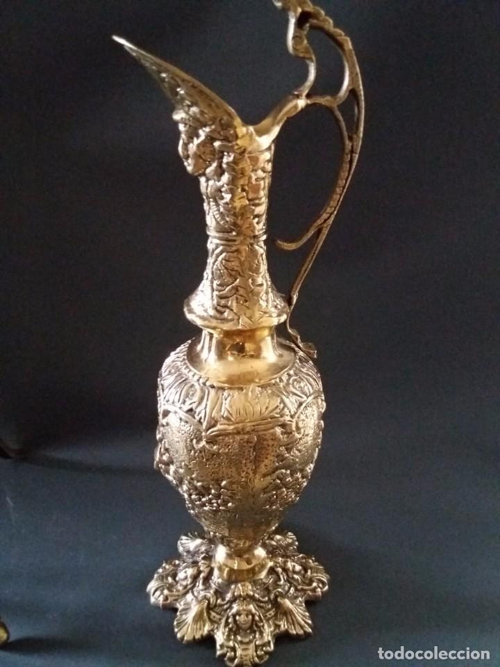 Antig&uuml;edades: JARR&Oacute;N DE BRONCE CON MESA A JUEGO - Foto 8