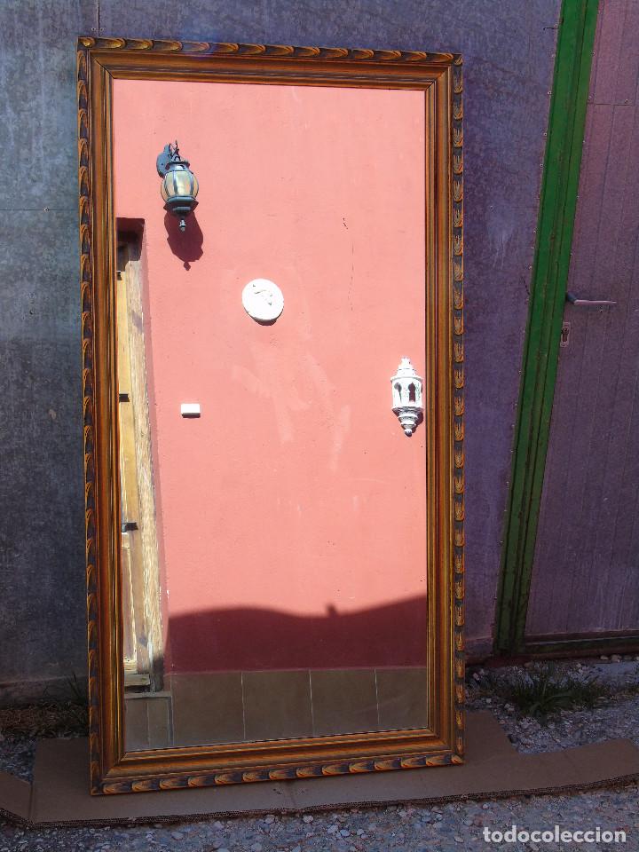 Antig&uuml;edades: ANTIGUO ESPEJO RECTANGULAR EN MADERA DORADA. 148CM X 78CM - Foto 1