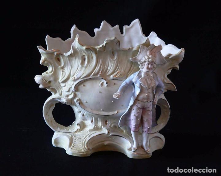 Antig&uuml;edades: PAREJA DE CENTROS DE BISCUIT - Foto 3