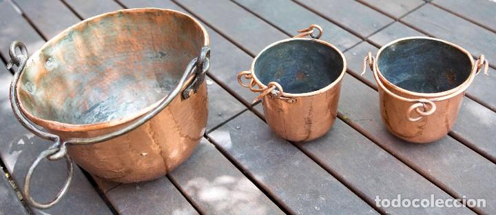 Antig&uuml;edades: Lote de 3 cazuelas de cobre. - Foto 2