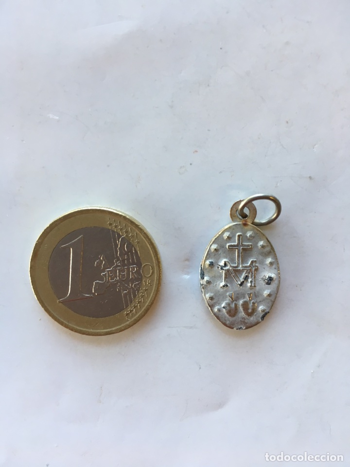 Antig&uuml;edades: Medalla &rdquo;Virgen Mar&iacute;a&rdquo; (h.1950?) - Foto 2