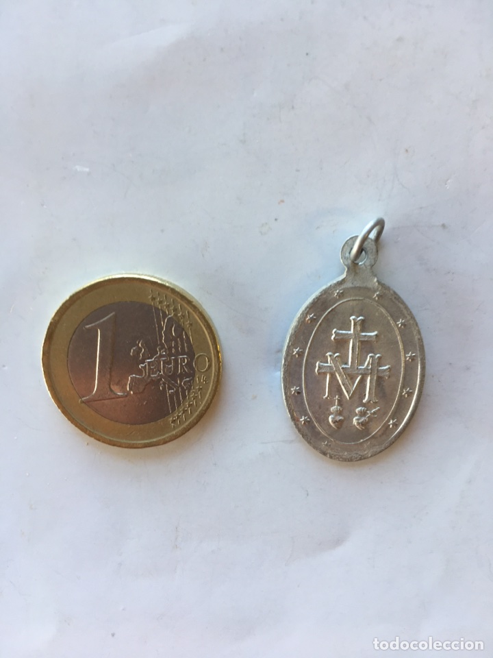 Antig&uuml;edades: Medalla &rdquo;Virgen Mar&iacute;a&rdquo; (h.1940?) - Foto 2