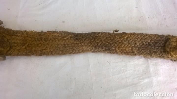 Antig&uuml;edades: CINCHA DE ESPARTO Y MADERA - BARRIGUERA - Foto 6