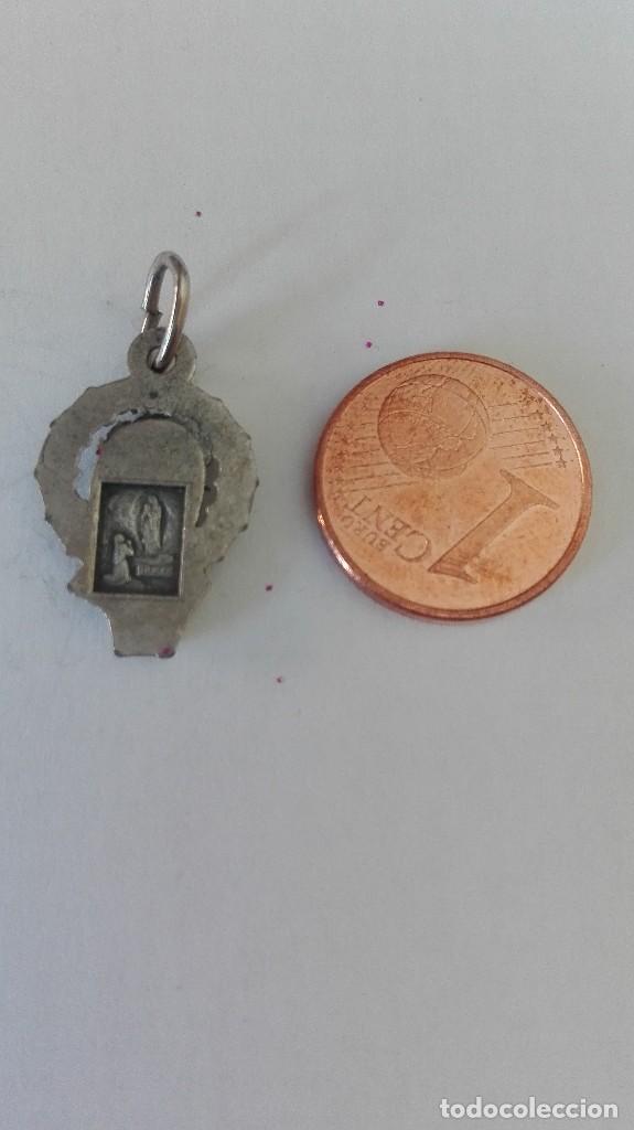 Antig&uuml;edades: Medalla virgen de lourdes - Foto 2