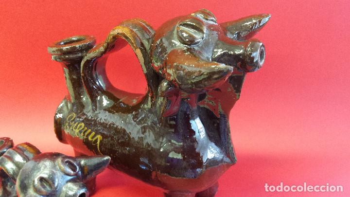 Antig&uuml;edades: CUENCA. PAREJA DE BOTIJOS -TORO- - Foto 5