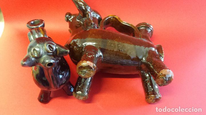 Antig&uuml;edades: CUENCA. PAREJA DE BOTIJOS -TORO- - Foto 10