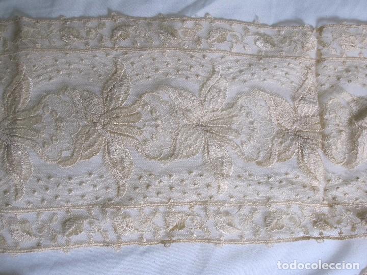 Antig&uuml;edades: ENCAJE ANTIGUO DE TUL BORDADO EN SEDA - Foto 4
