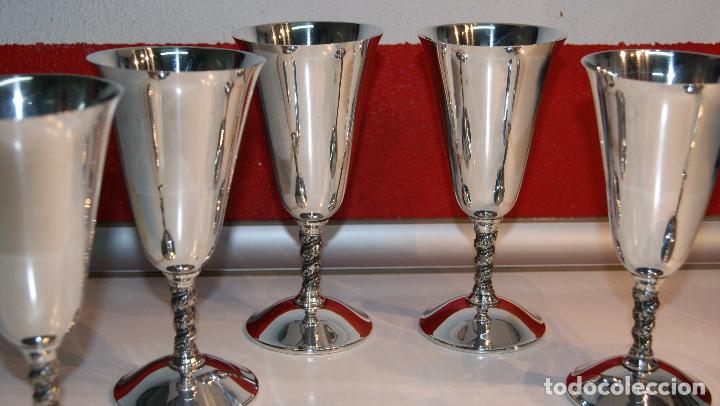 Antig&uuml;edades: Conjunto de 6 Copas en lat&oacute;n plateado. - Foto 10