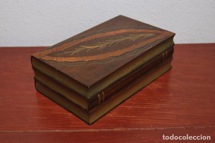 Antig&uuml;edades: ANTIGUA CAJA DE MADERA IMITANDO LIBROS - TABAQUERA - Foto 4
