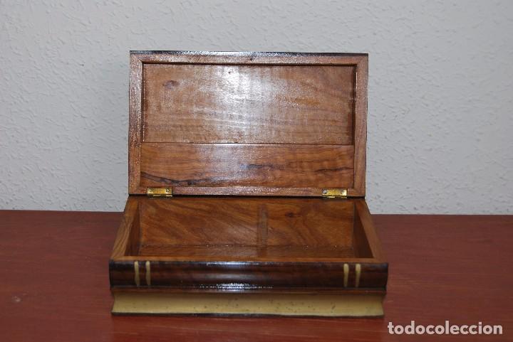 Antig&uuml;edades: ANTIGUA CAJA DE MADERA IMITANDO LIBROS - TABAQUERA - Foto 9