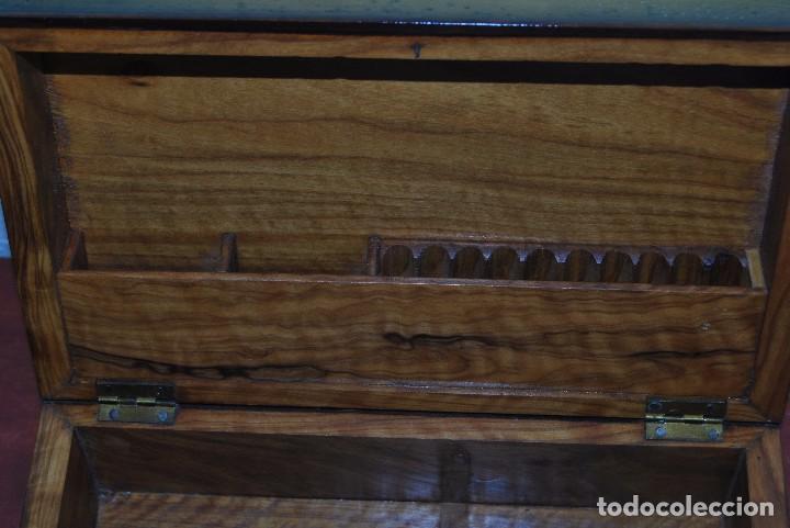 Antig&uuml;edades: ANTIGUA CAJA DE MADERA IMITANDO LIBROS - TABAQUERA - Foto 11