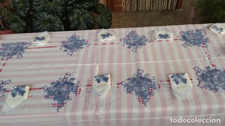 Antig&uuml;edades: preciosa manteleria de 12 servicios - Foto 2