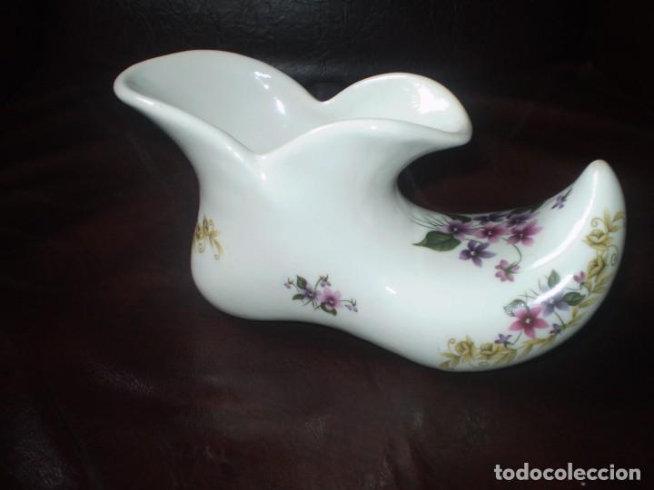 Antig&uuml;edades: BOTA ARABE DE PORCELANA - Foto 2