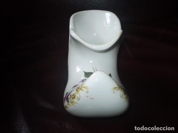 Antig&uuml;edades: BOTA ARABE DE PORCELANA - Foto 3