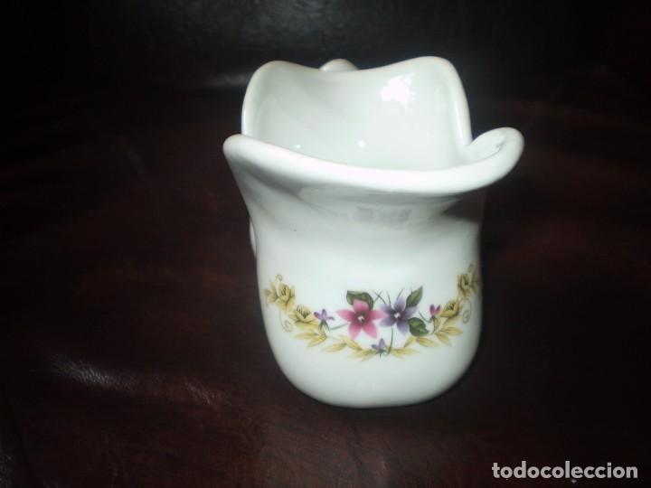 Antig&uuml;edades: BOTA ARABE DE PORCELANA - Foto 4