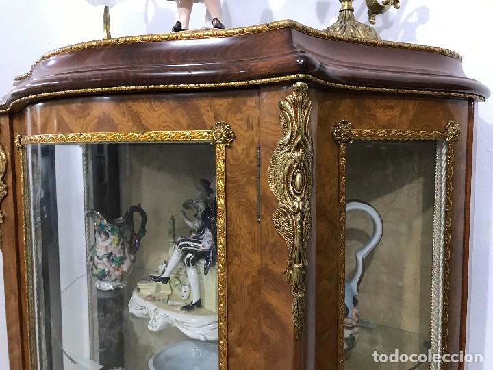 Antig&uuml;edades: Pareja de Vitrinas Royal - Foto 4