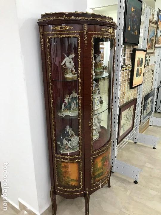 Antig&uuml;edades: Vitrina estilo Luis XV - Foto 4