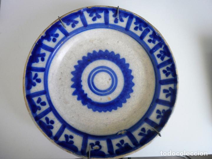 Antig&uuml;edades: Plato de cer&aacute;mica. Talavera. - Foto 1