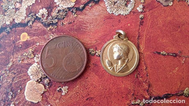 Antig&uuml;edades: Antigua medalla comunion color oro - Foto 1