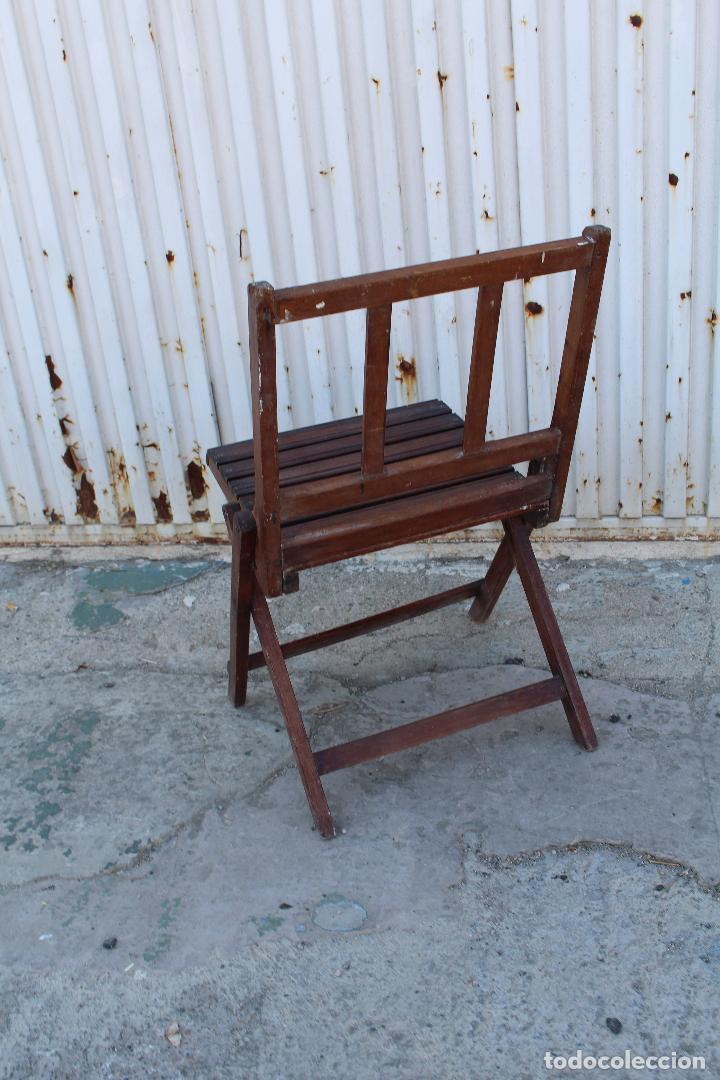 Antig&uuml;edades: silla plegable peque&ntilde;a en madera - Foto 2
