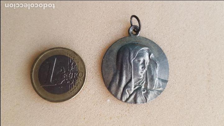 Antig&uuml;edades: Medalla virgen - Foto 1