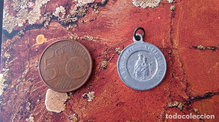 Antig&uuml;edades: Antigua medalla virgen del Carmen - Foto 1