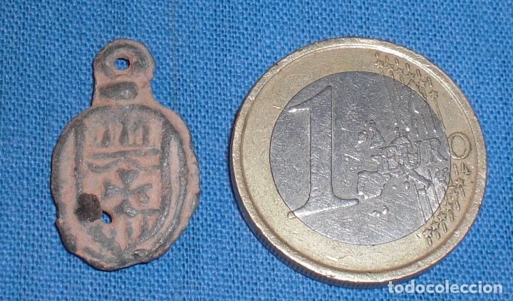 Antig&uuml;edades: Antigua medalla religiosa en plomo - Foto 1