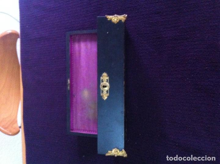 Antig&uuml;edades: Caja de laca antigua - Foto 3