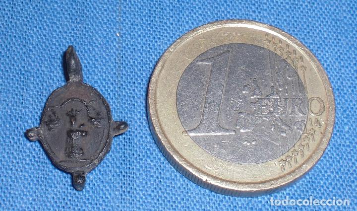 Antig&uuml;edades: Antigua micro medalla siglo XVII - Foto 2
