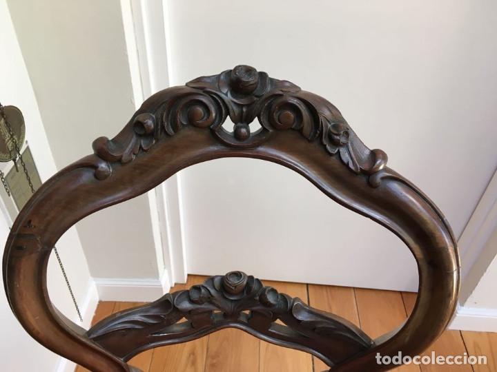Antig&uuml;edades: Sillas isabelinas de caoba tallada - Foto 2