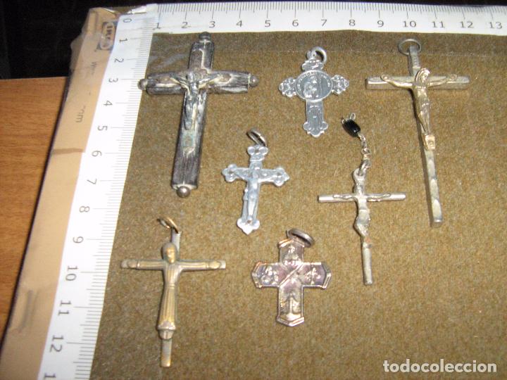 Antig&uuml;edades: LOTE CON 7 CRUCIFIJOS VARIADOS - Foto 2