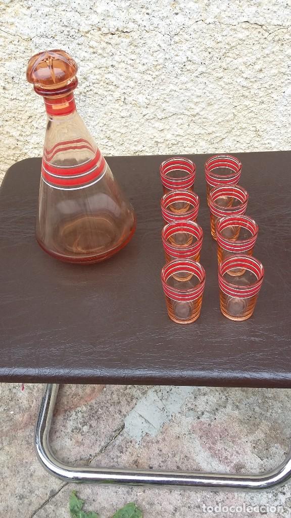 Antig&uuml;edades: JUEGO LICORERA CON 8 VASITOS - Foto 2
