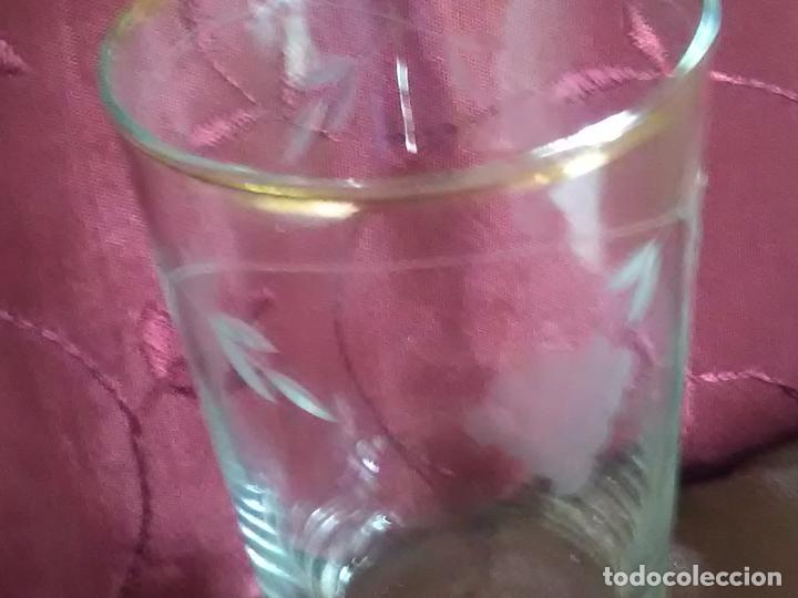 Antig&uuml;edades: 4 vasos de cristal con racimo de uvas tallado - Foto 6