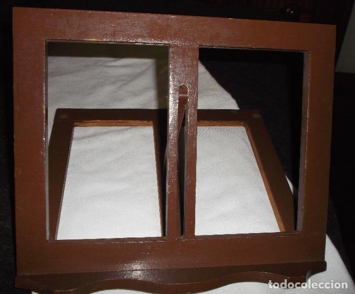 Antig&uuml;edades: atril de madera plegable para sobremesa - Foto 1