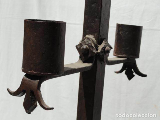 Antig&uuml;edades: BONITO PIE DE HIERRO PARA UNA L&Aacute;MPARA. - Foto 10