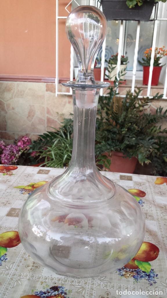 Antig&uuml;edades: antigua botella o licorera de cristal - Foto 1