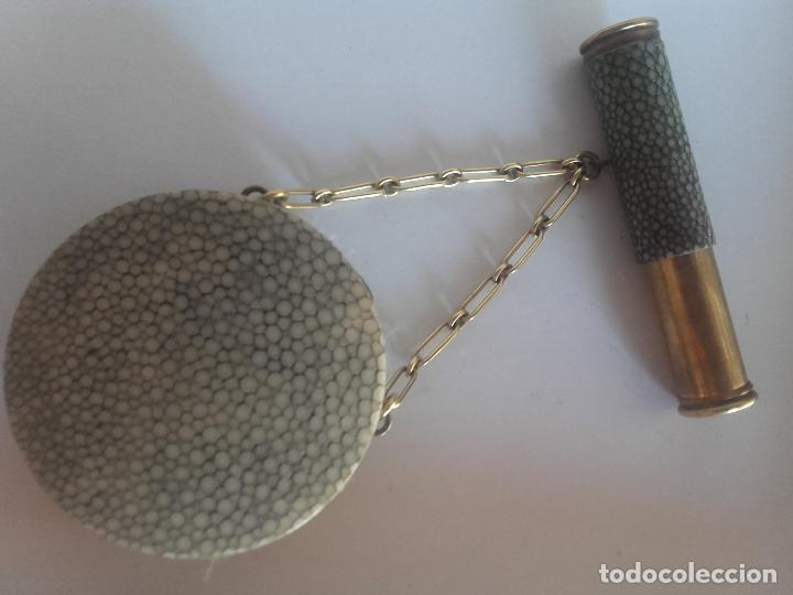 Antig&uuml;edades: Juego polvera y pintalabios galuchat - Foto 1