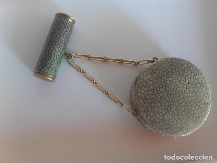 Antig&uuml;edades: Juego polvera y pintalabios galuchat - Foto 2