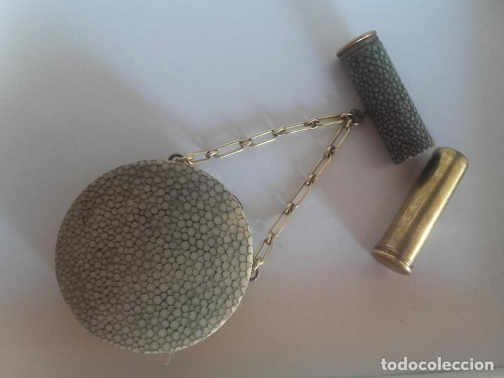 Antig&uuml;edades: Juego polvera y pintalabios galuchat - Foto 4