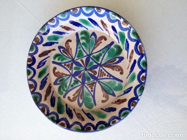 Antigüedades: Plato Lebrillo de cerámica granadina para colgar - Foto 1 - 89746392