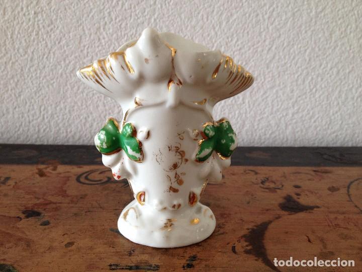 Antig&uuml;edades: Violetero antiguo porcelana - Foto 1
